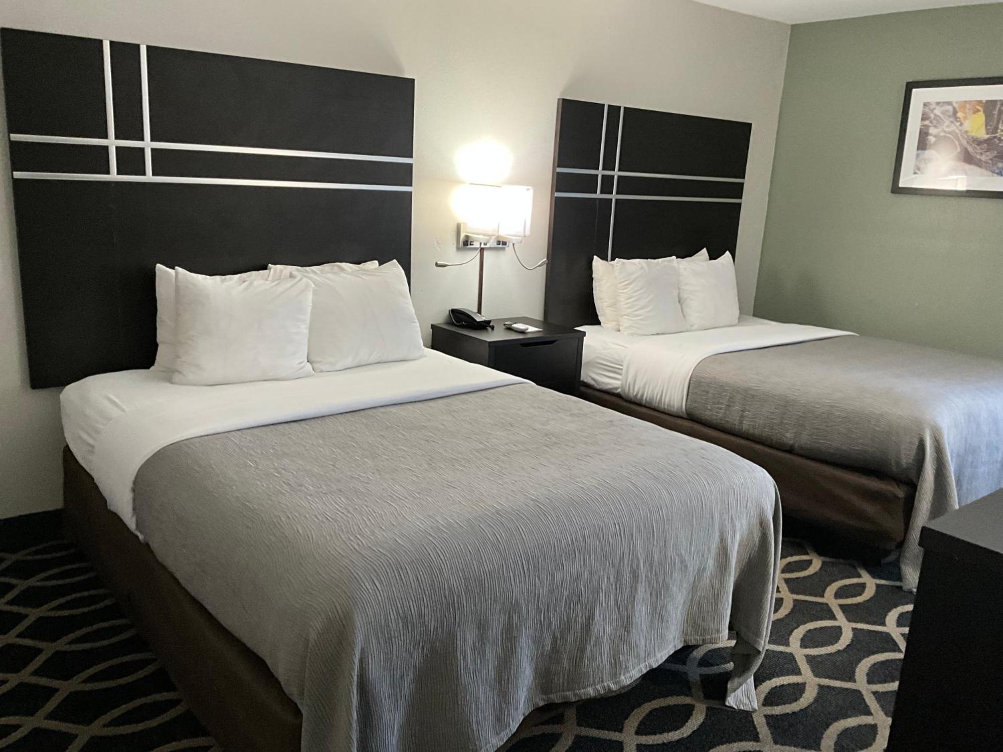 Inn Quality Near Little Rock Air Force Base 2*